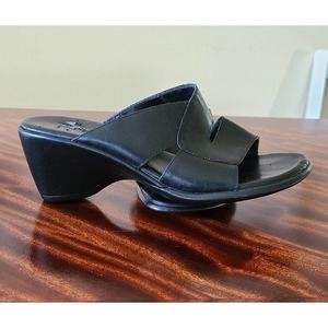 Naturalizer Slides, Genuine Leather Womens Size 6